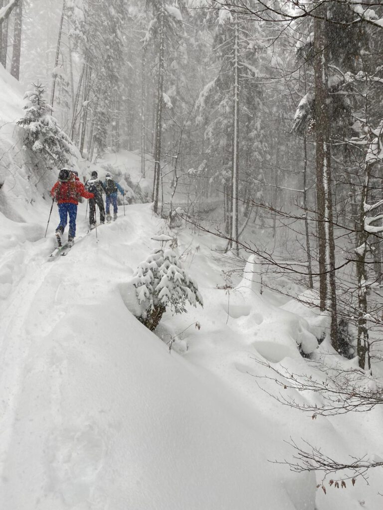 Skitouren Geher beim Aufstieg